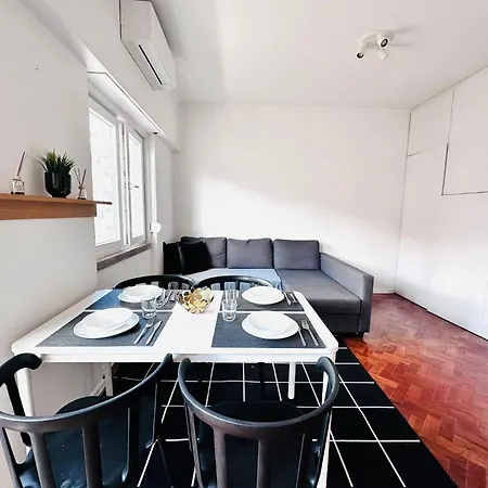 The Redondo House - No 4e2 - Comfortable One-bedroom Daire