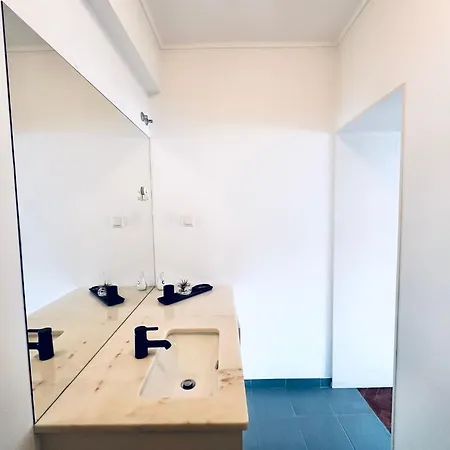 The Redondo House - No 4e2 - Comfortable One-bedroom Apartment